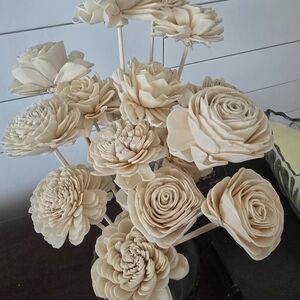 Elegant Cream Floral Arrangement